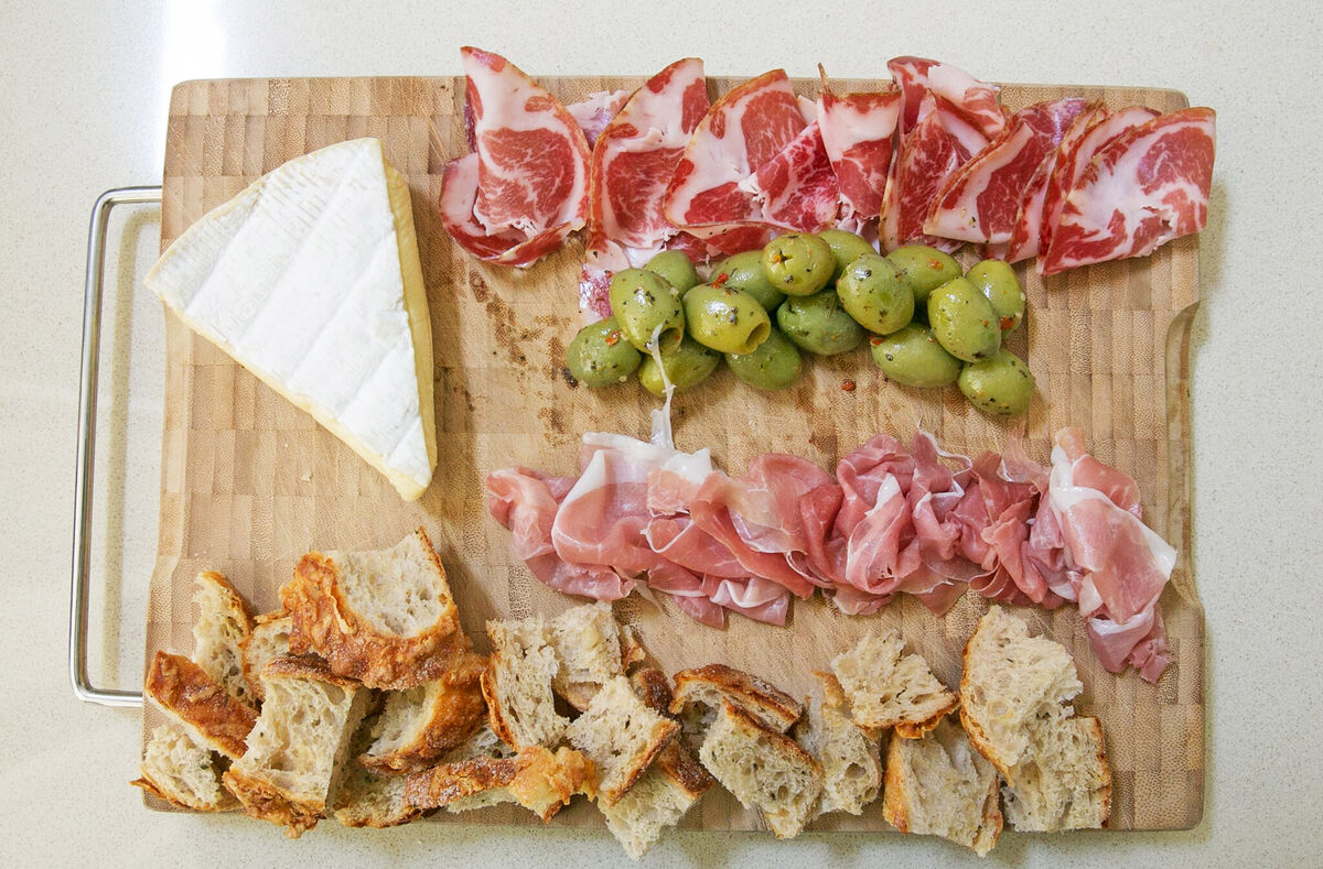 cheese plate for whiskey tasting party