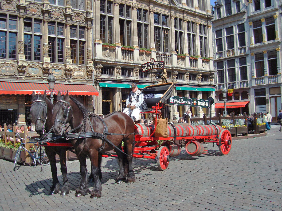 bosteels brewery exterior with horse and carriage