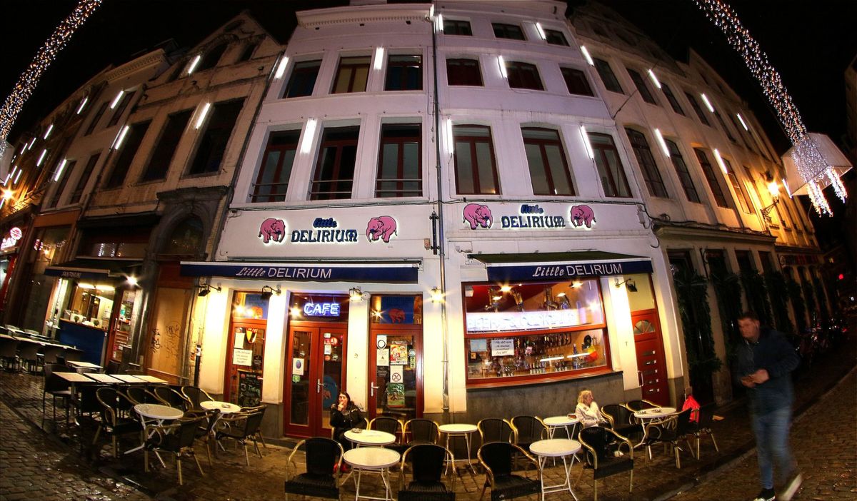 Little Delirium Café​ facade